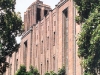 bekenntniskirche-treptow-mit-baum